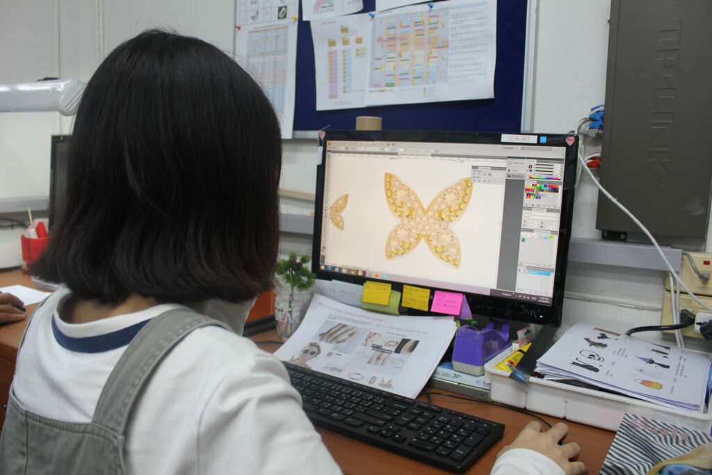 RoyiSal_Production_Design-&-CAD_IMG_8835-min