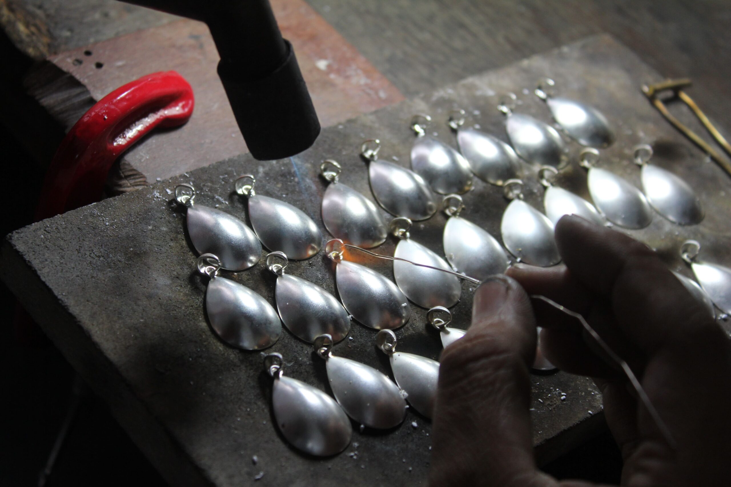 RoyiSal_Production_Soldering_IMG_8577-min