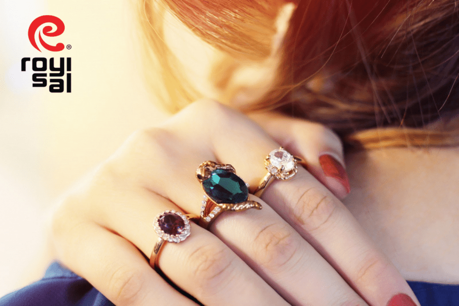 Things You Need to Know About Gemstone Engagement Rings