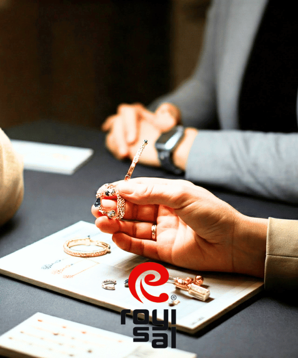 How Jewelry Designers and OEM Manufacturers Collaborate to Create Unique Collections (1)